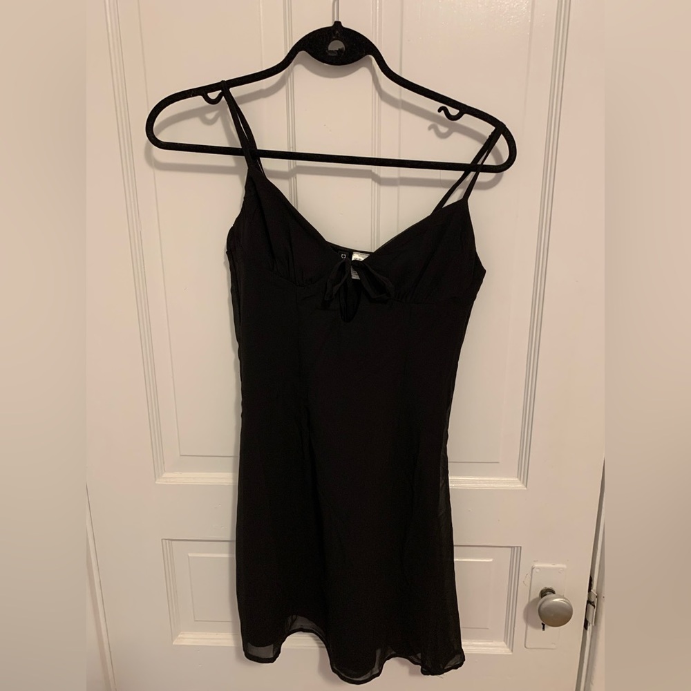 Black keyhole mini dress